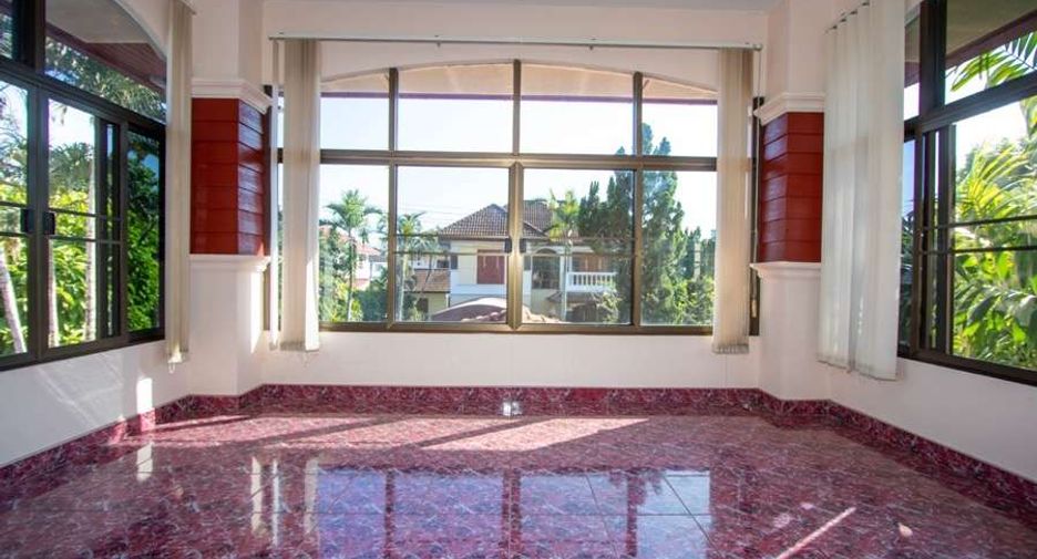 For rent 4 bedrooms house in San Sai, Chiang Mai