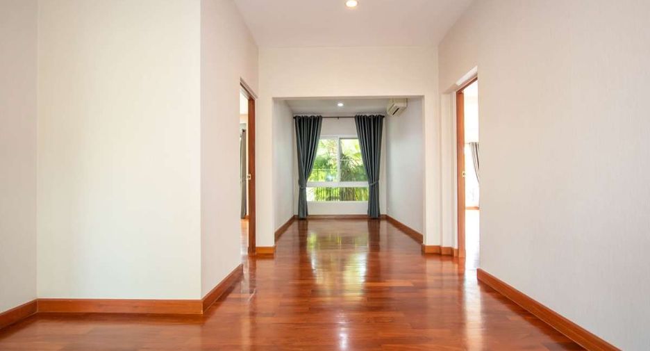 For rent 5 bedrooms house in Mueang Chiang Mai, Chiang Mai