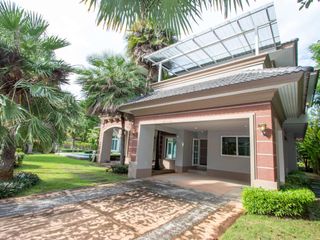 For rent 5 bedrooms house in Mueang Chiang Mai, Chiang Mai
