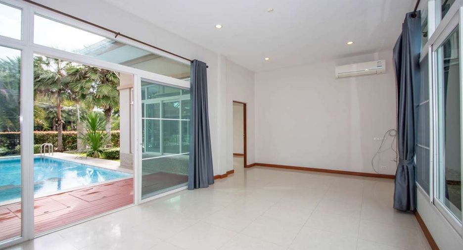 For rent 5 bedrooms house in Mueang Chiang Mai, Chiang Mai