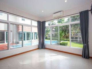 For rent 5 bedrooms house in Mueang Chiang Mai, Chiang Mai