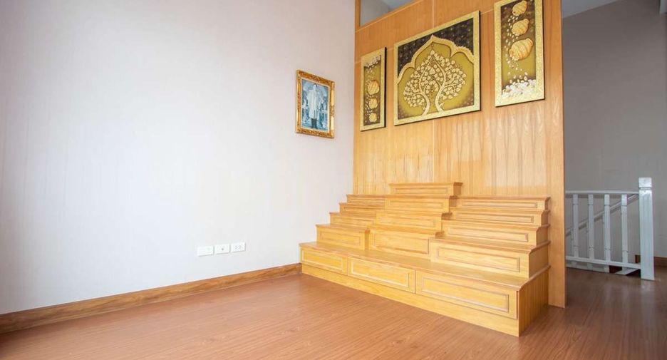 For rent 3 bedrooms house in San Kamphaeng, Chiang Mai