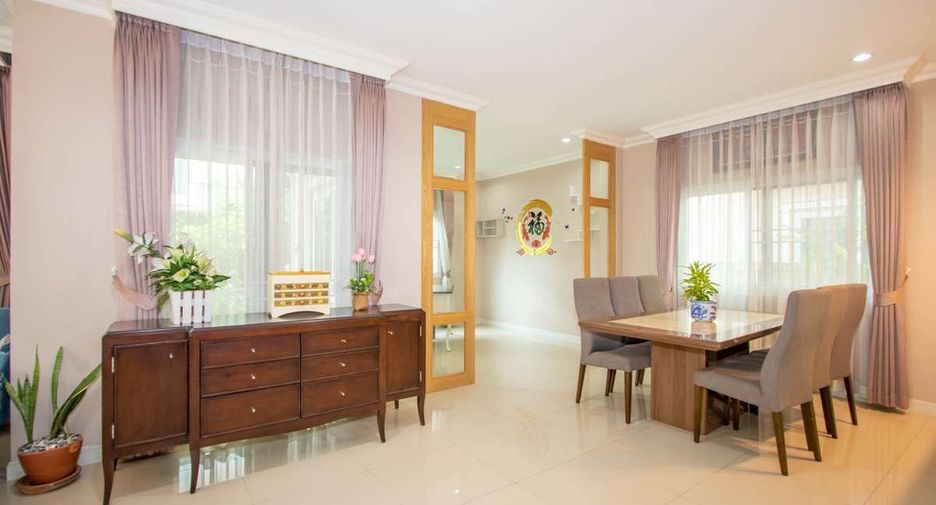 For rent 3 bedrooms house in San Kamphaeng, Chiang Mai
