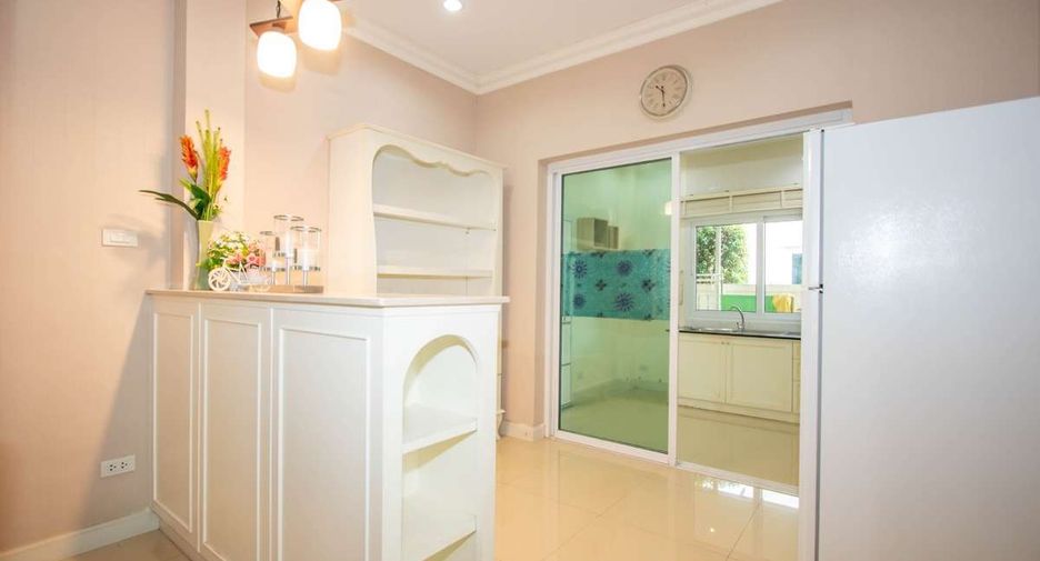 For rent 3 bedrooms house in San Kamphaeng, Chiang Mai