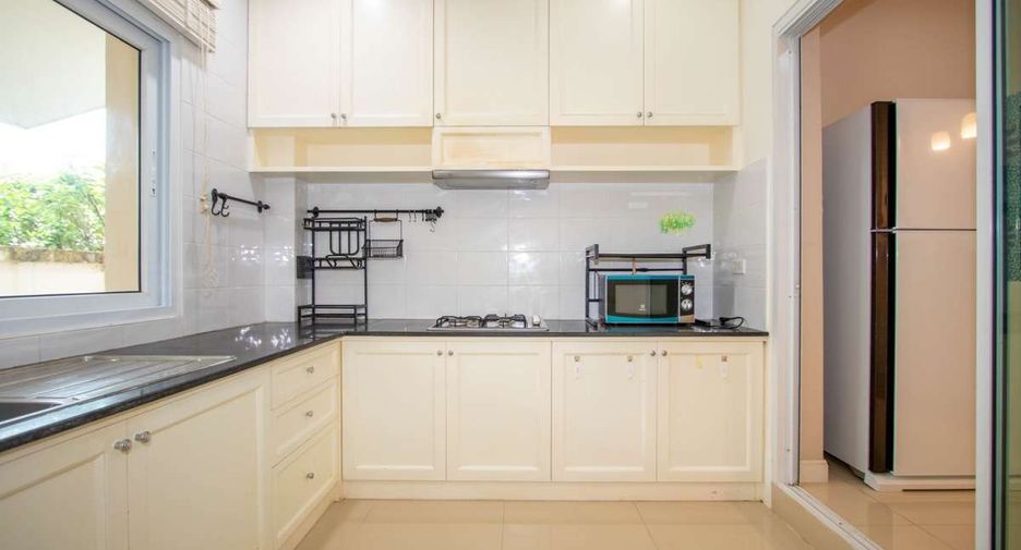 For rent 3 bedrooms house in San Kamphaeng, Chiang Mai