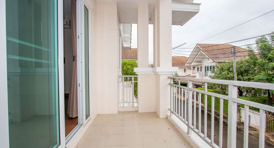 For rent 3 bedrooms house in San Kamphaeng, Chiang Mai