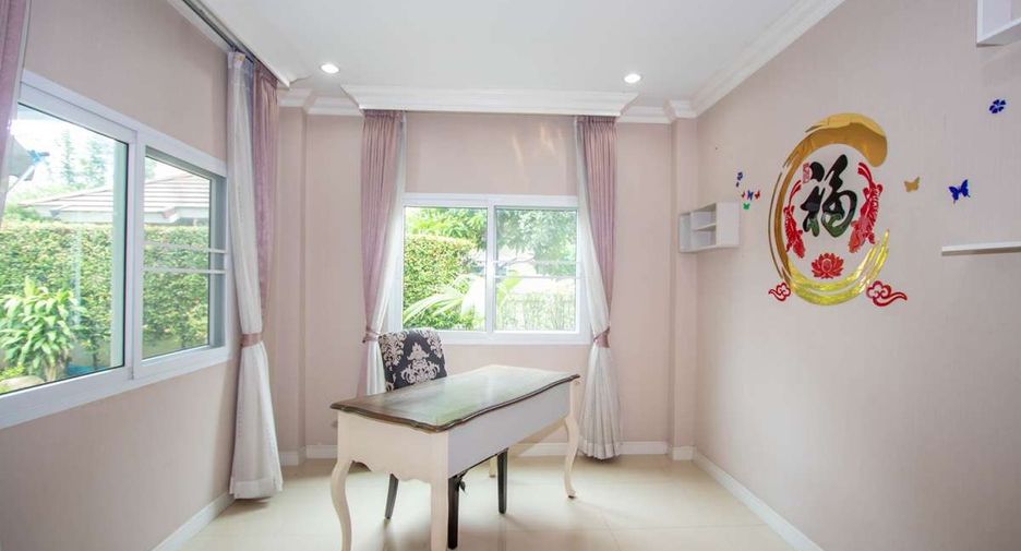 For rent 3 bedrooms house in San Kamphaeng, Chiang Mai