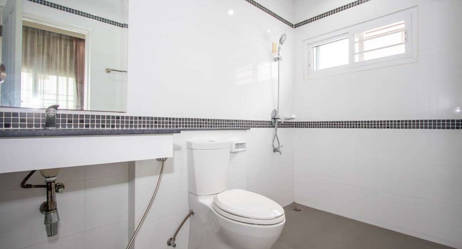 For rent 3 bedrooms house in San Kamphaeng, Chiang Mai