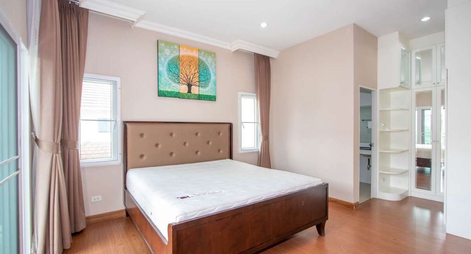 For rent 3 bedrooms house in San Kamphaeng, Chiang Mai
