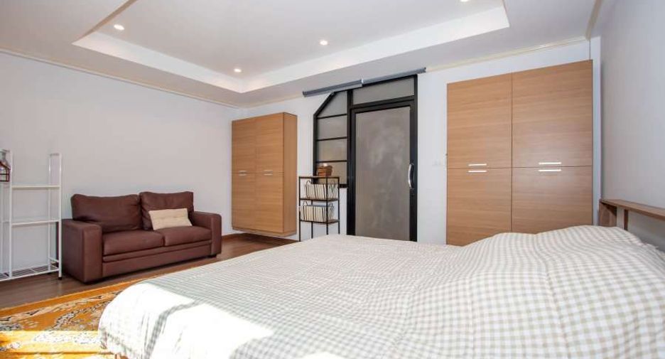 For rent 4 bedrooms house in Mueang Chiang Mai, Chiang Mai