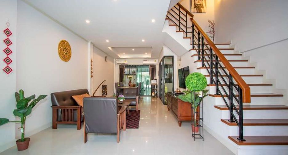 For rent 4 bedrooms house in Mueang Chiang Mai, Chiang Mai
