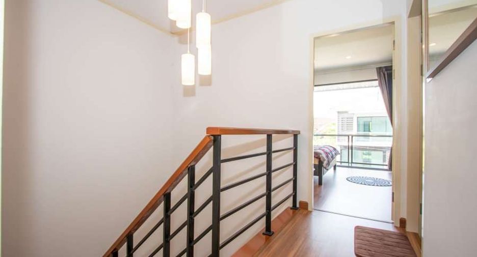 For rent 4 bedrooms house in Mueang Chiang Mai, Chiang Mai