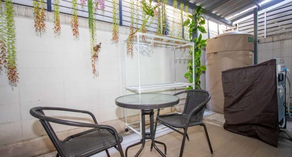 For rent 4 bedrooms house in Mueang Chiang Mai, Chiang Mai