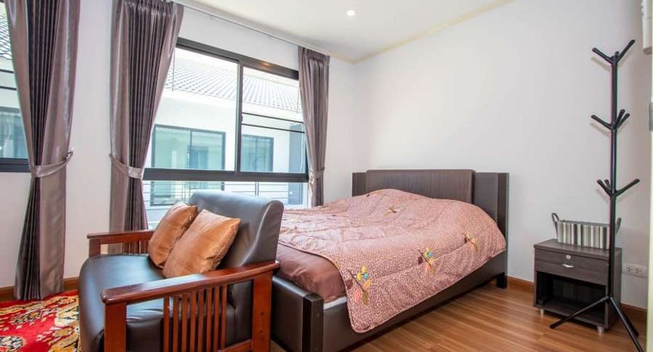 For rent 4 bedrooms house in Mueang Chiang Mai, Chiang Mai