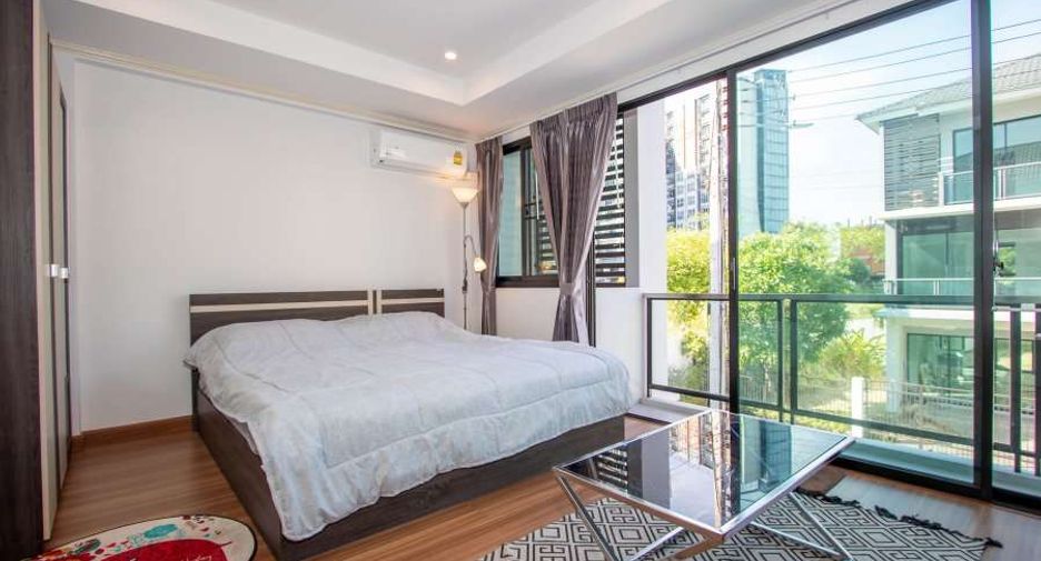 For rent 4 bedrooms house in Mueang Chiang Mai, Chiang Mai
