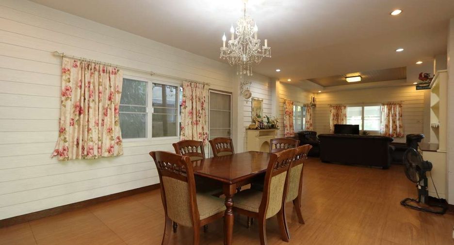For rent 6 bedrooms house in Mueang Chiang Mai, Chiang Mai