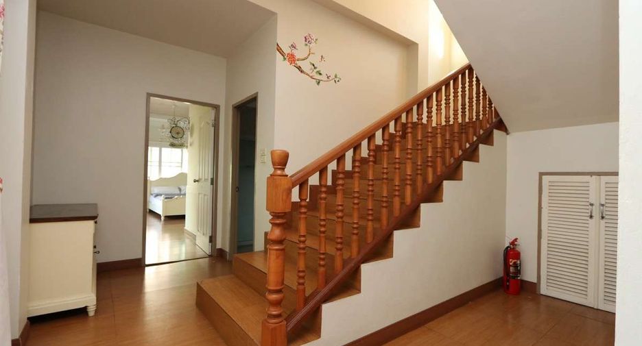 For rent 6 bedrooms house in Mueang Chiang Mai, Chiang Mai