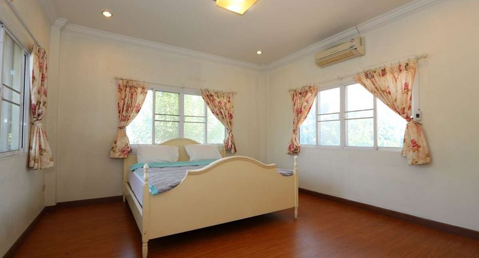 For rent 6 bedrooms house in Mueang Chiang Mai, Chiang Mai
