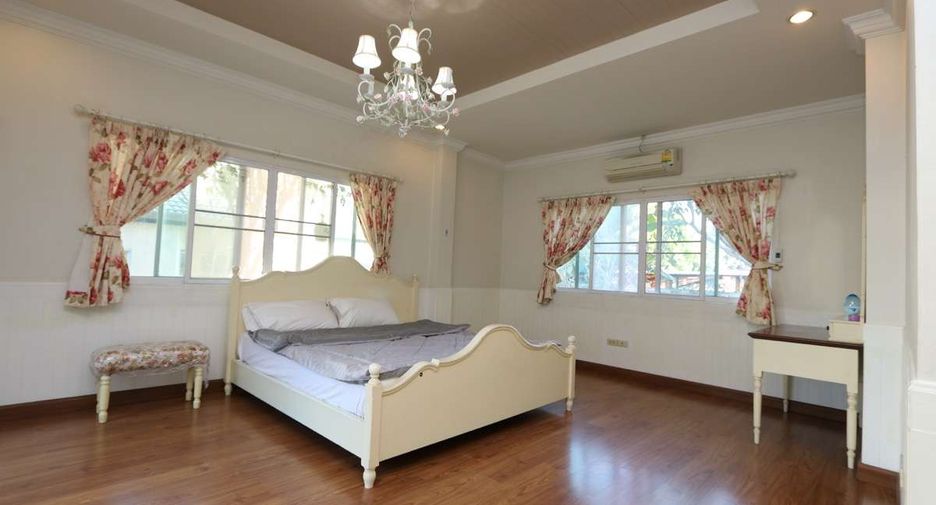 For rent 6 bedrooms house in Mueang Chiang Mai, Chiang Mai