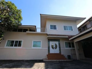 For rent 6 bedrooms house in Mueang Chiang Mai, Chiang Mai