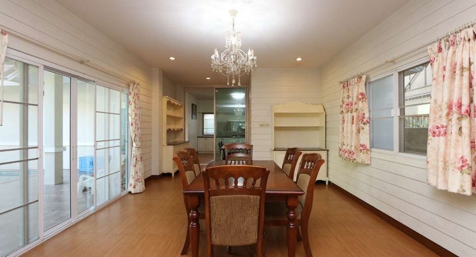 For rent 6 bedrooms house in Mueang Chiang Mai, Chiang Mai