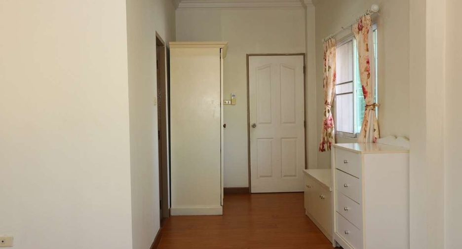 For rent 6 bedrooms house in Mueang Chiang Mai, Chiang Mai