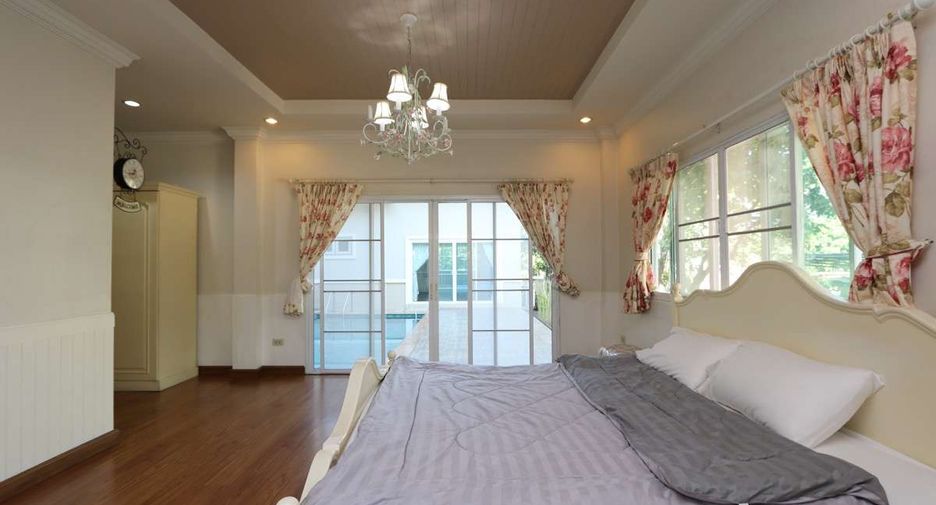 For rent 6 bedrooms house in Mueang Chiang Mai, Chiang Mai
