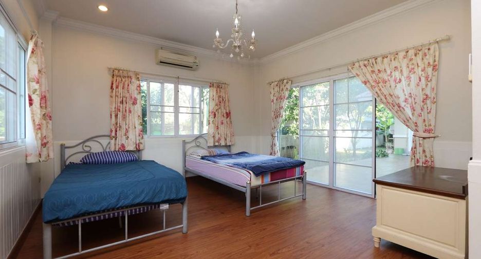For rent 6 bedrooms house in Mueang Chiang Mai, Chiang Mai