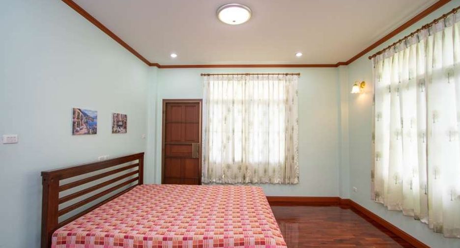 For rent 4 bedrooms house in Mueang Chiang Mai, Chiang Mai