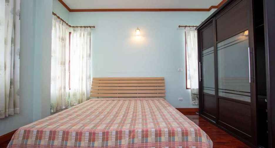 For rent 4 bedrooms house in Mueang Chiang Mai, Chiang Mai