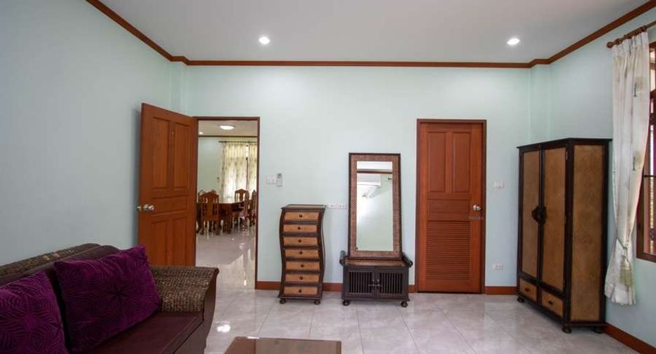 For rent 4 bedrooms house in Mueang Chiang Mai, Chiang Mai