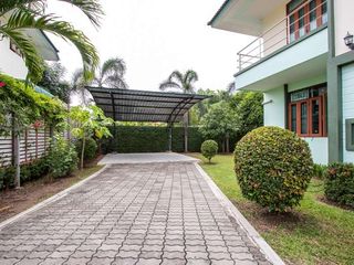 For rent 4 bedrooms house in Mueang Chiang Mai, Chiang Mai