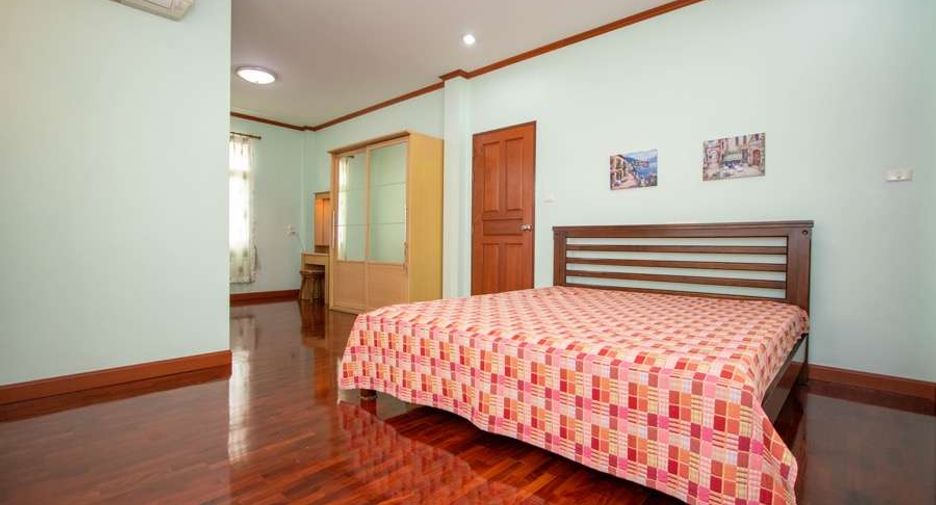 For rent 4 bedrooms house in Mueang Chiang Mai, Chiang Mai