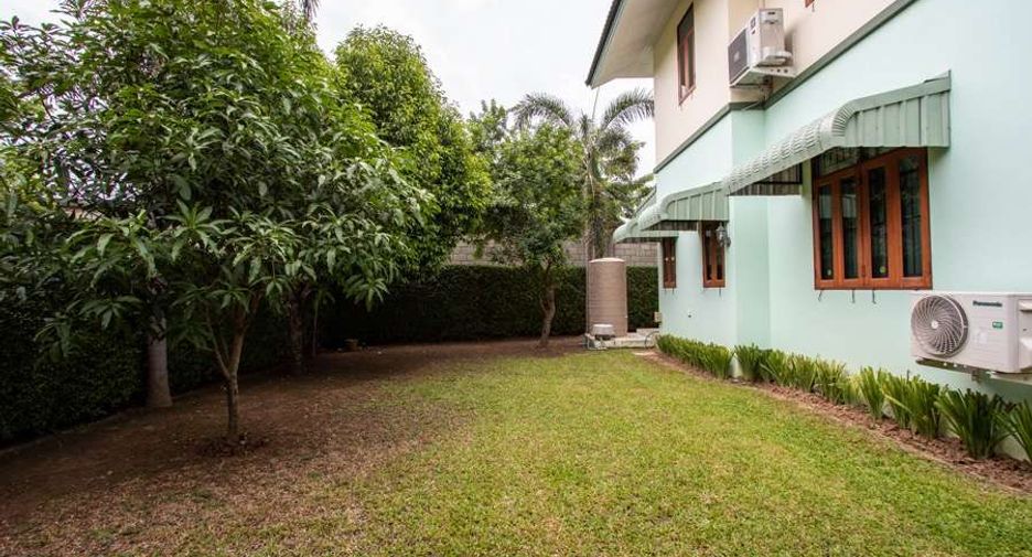For rent 4 bedrooms house in Mueang Chiang Mai, Chiang Mai