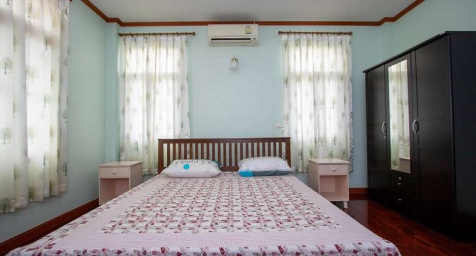 For rent 4 bedrooms house in Mueang Chiang Mai, Chiang Mai