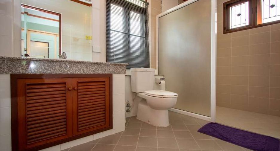 For rent 4 bedrooms house in Mueang Chiang Mai, Chiang Mai