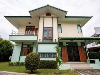 For rent 4 bedrooms house in Mueang Chiang Mai, Chiang Mai