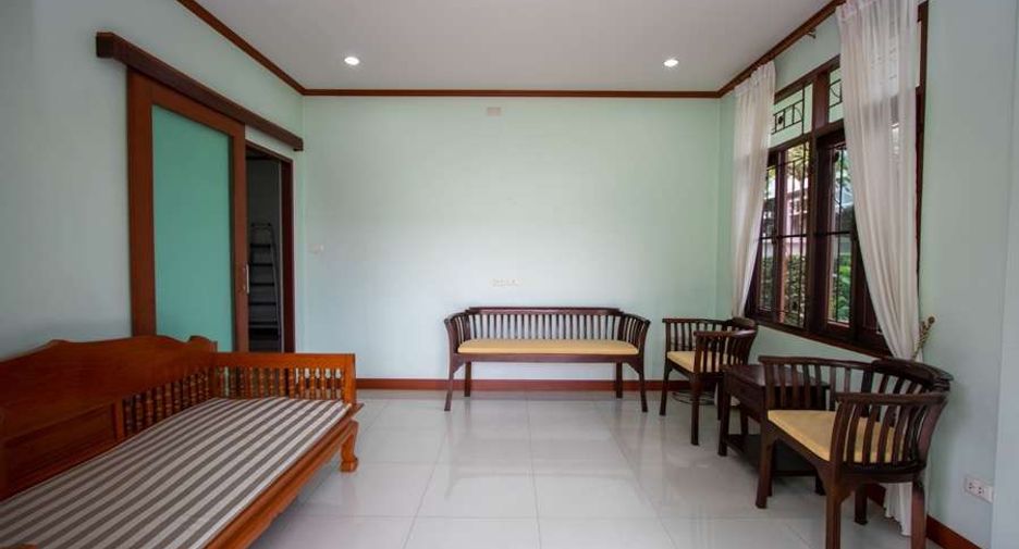 For rent 4 bedrooms house in Mueang Chiang Mai, Chiang Mai