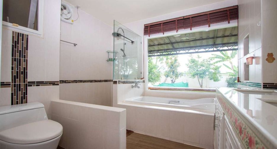 Haus zur Miete mit 4 Zimmer in San Kamphaeng, Chiang Mai