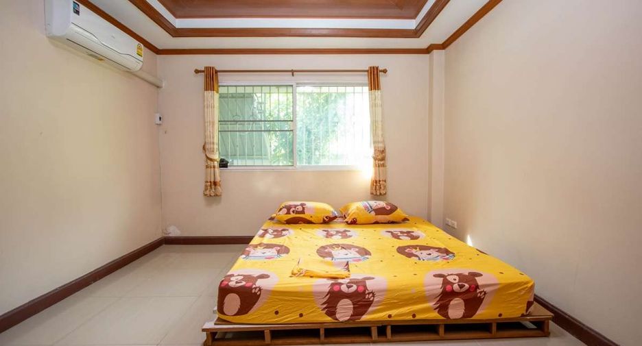 For rent 4 bedrooms house in Mueang Chiang Mai, Chiang Mai