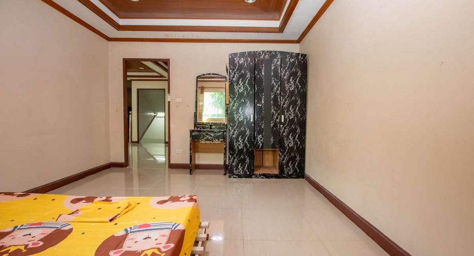 For rent 4 bedrooms house in Mueang Chiang Mai, Chiang Mai