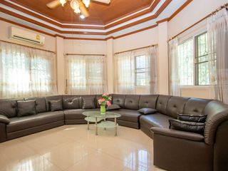 For rent 4 bedrooms house in Mueang Chiang Mai, Chiang Mai