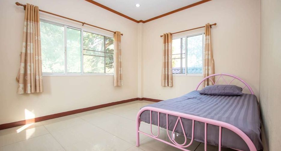 For rent 4 bedrooms house in Mueang Chiang Mai, Chiang Mai