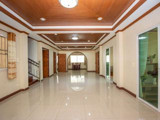 For rent 4 bedrooms house in Mueang Chiang Mai, Chiang Mai