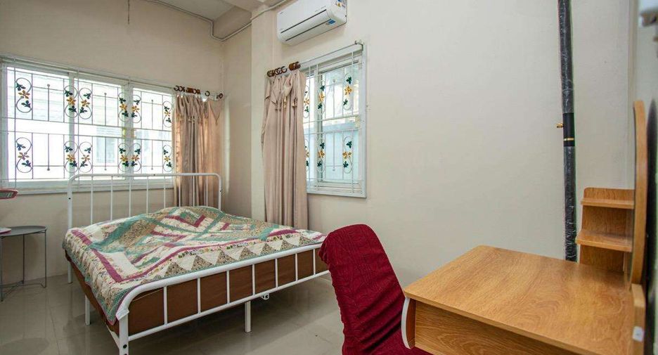 For rent 4 bedrooms house in Mueang Chiang Mai, Chiang Mai