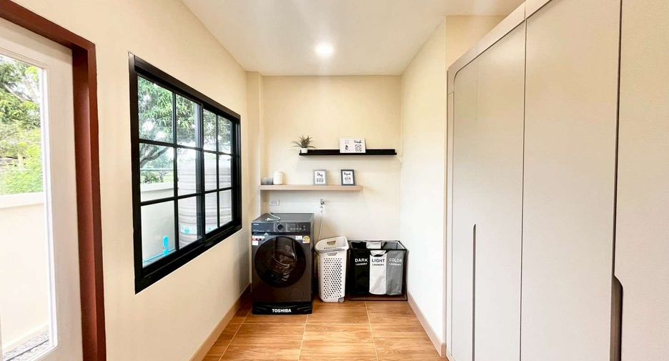 For rent 3 bedrooms house in San Kamphaeng, Chiang Mai