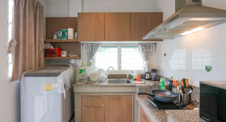 For rent 3 bedrooms house in Mueang Chiang Mai, Chiang Mai
