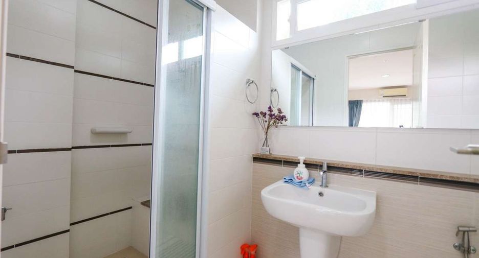 For rent 3 bedrooms house in Mueang Chiang Mai, Chiang Mai
