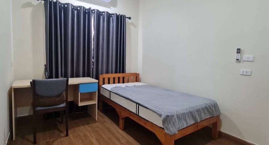 For rent 4 bedrooms house in Mueang Chiang Mai, Chiang Mai