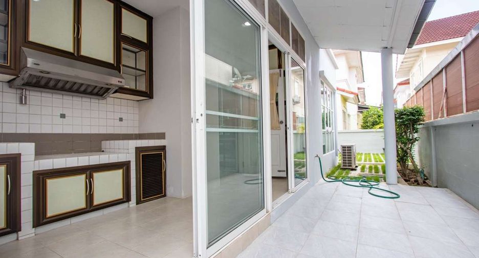 For rent 3 bedrooms house in San Sai, Chiang Mai